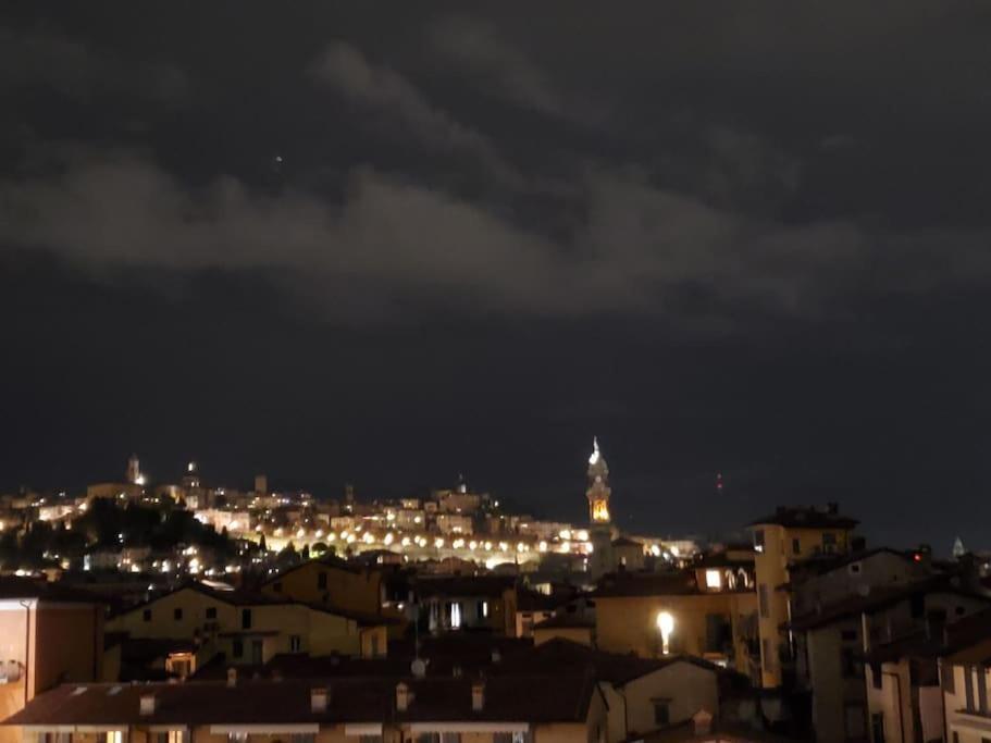 ברגמו "La Me Ca" Intero Appartamento In Centro Con Vista Sui Colli מראה חיצוני תמונה